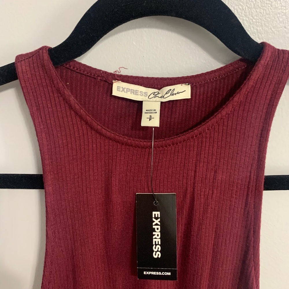 Express Ribbed Tank Top - Picture 3 of 3